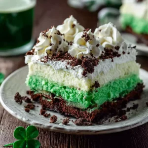 Irresistible Shamrock Lasagna – The Ultimate No-Bake St. Patrick’s Day Dessert