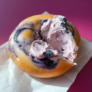 Blueberry Bagel with Strawberry Cream Cheese: 10 Simple Steps